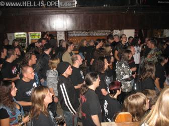 Egal ob Opener oder Hauptact, das anwesende Publikum war immer voll dabei, sehr geil !