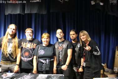 Decapitated Christ mit Fans nach dem Gig