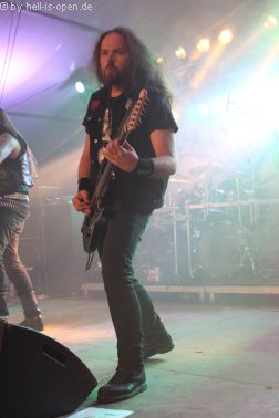 Atomwinter rocken das Zelt mit ihrem Death Metal