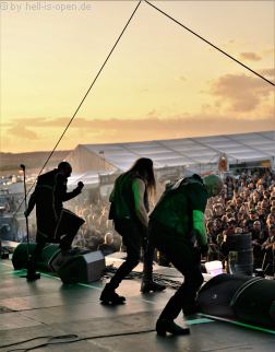 NAGLFAR mit Melodic-Black-Metal aus Schweden