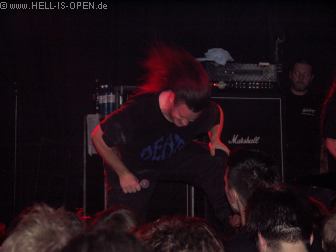 Cannibal Corpse George „Corpsegrinder“ Fisher bangt wie kein anderer!!!